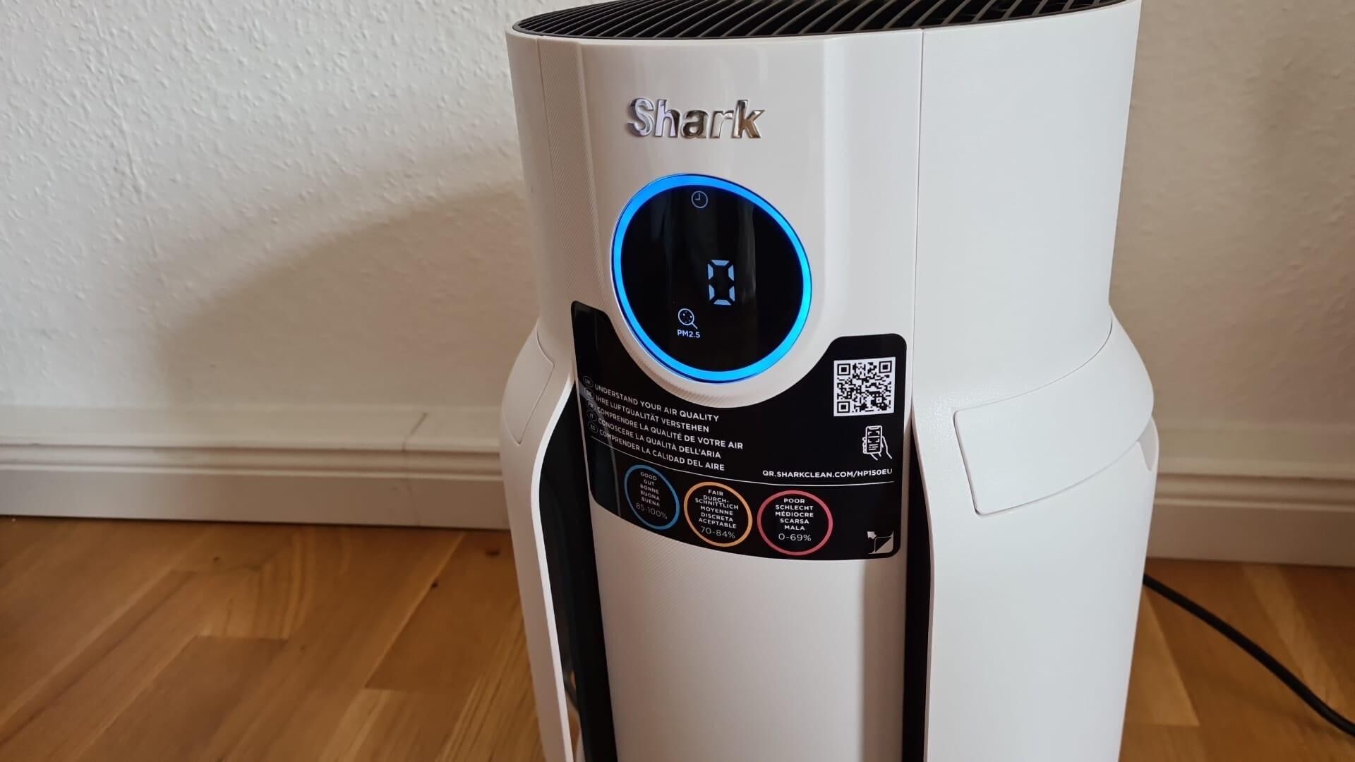 Auf dem Display des Shark HP300EU Luftreinigers wird der gemessene PM2.5 Wert mit 0 angezeigt.
